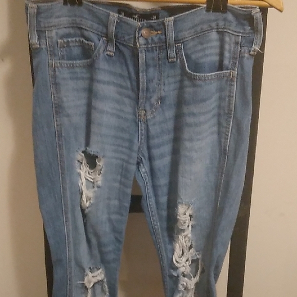 Women's Hollister Low Rise Boyfriend Distressed Jeans - Picture 4 of 16